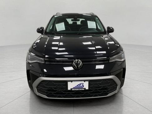 Used 2025 Volkswagen Taos SE AWD/4WD image 10