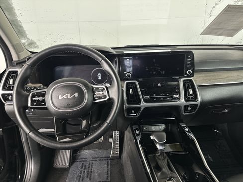 Certified 2023 Kia Sorento SX Prestige image 3