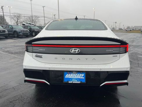 Used 2024 Hyundai Sonata Limited image 3