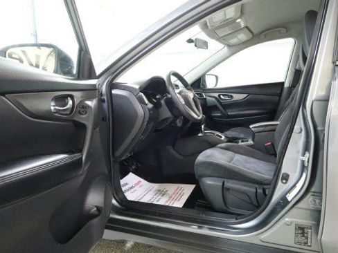 Used 2015 Nissan Rogue S AWD/4WD image 9