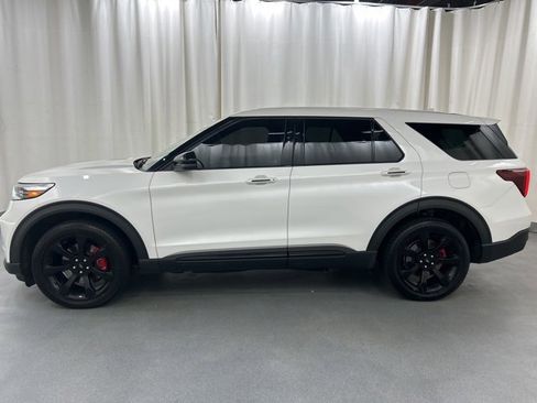 Used 2021 Ford Explorer ST w/ ST Street Pack image 3
