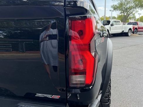 Used 2026 Chevrolet Colorado ZR2 w/ Technology Package AWD/4WD image 15