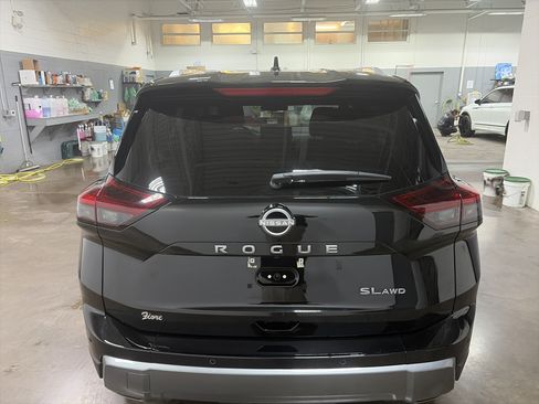 Used 2026 Nissan Rogue SL AWD/4WD image 4