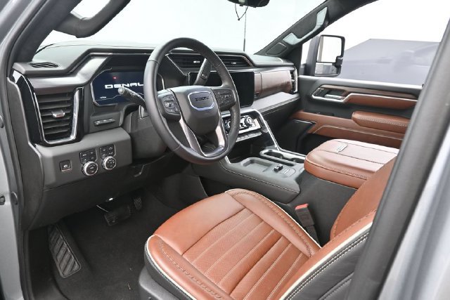 Used 2025 GMC Sierra 2500 Denali Ultimate AWD/4WD image 11