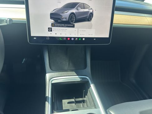 Used 2025 Tesla Model Y Long Range AWD/4WD image 11