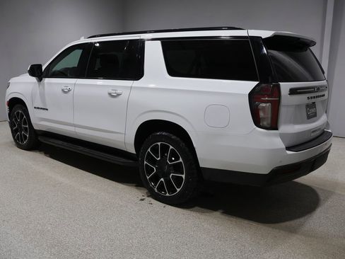 Used 2021 Chevrolet Suburban RST AWD/4WD image 4