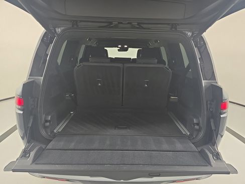 Used 2024 Rivian R1S Adventure AWD/4WD image 15