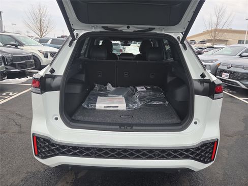 New 2026 Volkswagen Tiguan SE R-Line image 5