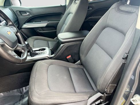 Used 2019 Chevrolet Colorado LT w/ LT Convenience Package image 19