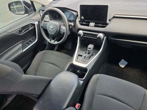 Certified 2023 Toyota RAV4 LE FWD image 18