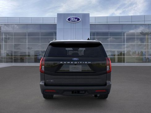 New 2025 Ford Expedition Active image 5