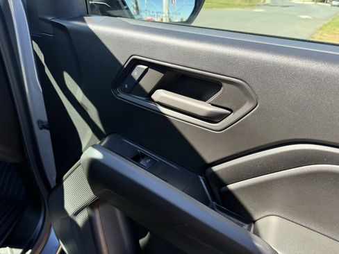 Used 2024 Chevrolet Colorado Trail Boss w/ Technology Package image 30