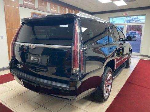 Used 2018 Cadillac Escalade ESV Luxury image 6