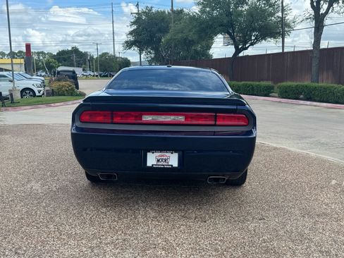 Used 2013 Dodge Challenger R/T RWD image 9