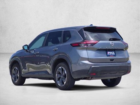 Used 2025 Nissan Rogue SV FWD image 8
