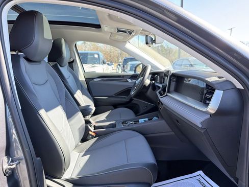 New 2026 Volkswagen Tiguan SE FWD image 19