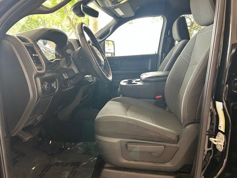 Used 2024 RAM 3500 Tradesman w/ Chrome Appearance Group AWD/4WD image 3