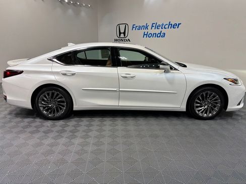 Used 2024 Lexus ES 300h w/ Technology Package FWD image 7