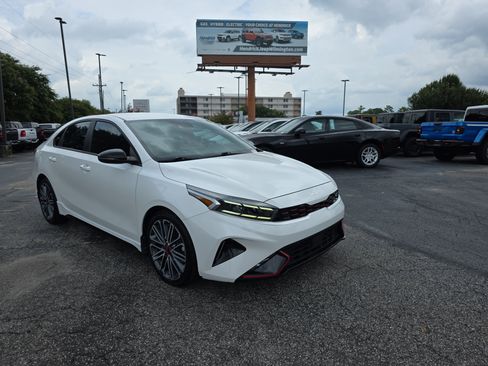Used 2023 Kia Forte GT FWD image 2