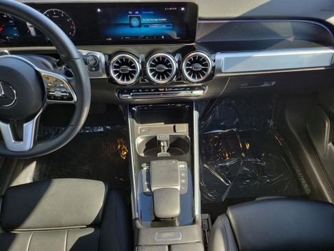 Certified 2022 Mercedes-Benz GLB 250 image 19