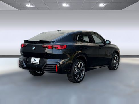 Used 2026 BMW X2 xDrive28i w/ M Sport Package AWD/4WD image 9