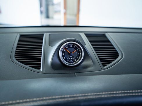 Used 2021 Porsche Macan S image 45