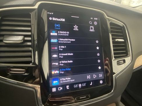 Used 2025 Volvo XC90 B6 Plus image 21