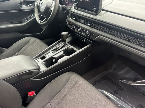 Certified 2025 Honda Accord SE image 15