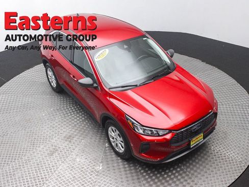 Used 2023 Ford Escape Active AWD/4WD image 3