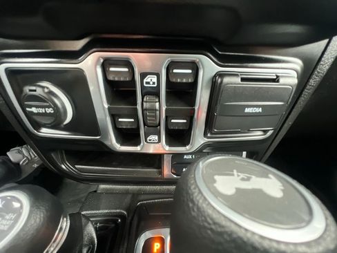 Used 2025 Jeep Wrangler Backcountry 4xe AWD/4WD image 63