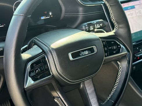 Used 2023 Jeep Grand Cherokee Overland w/ Adv Protech Group III AWD/4WD image 29