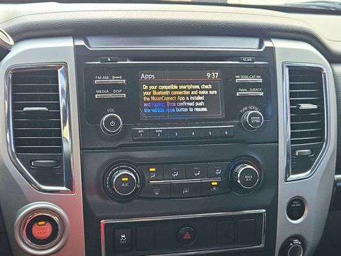 Used 2017 Nissan Titan SV image 18