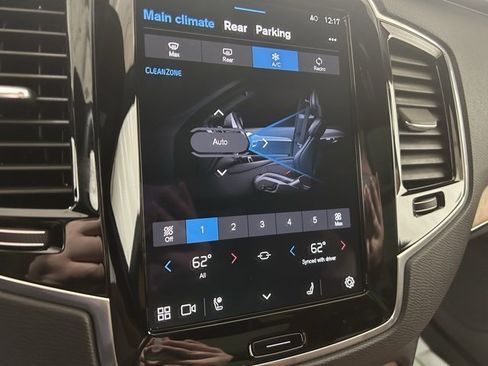 Used 2024 Volvo XC90 B5 Plus image 22