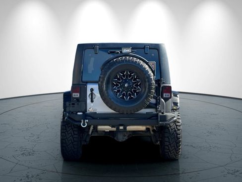 Used 2013 Jeep Wrangler Unlimited Rubicon w/ Connectivity Group AWD/4WD image 5