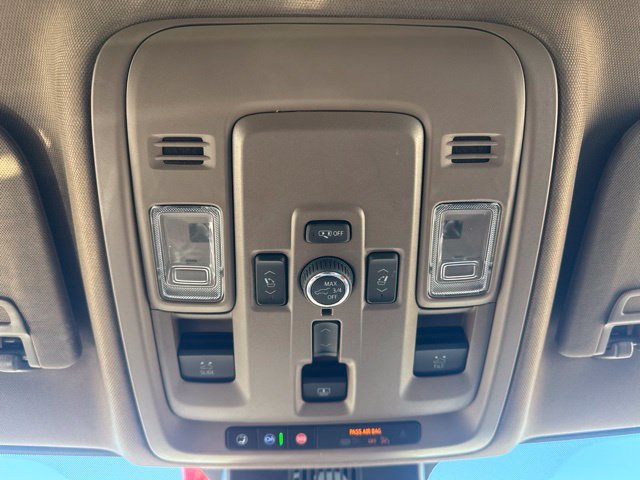 Used 2025 GMC Yukon Denali w/ Sun & Power Step Package AWD/4WD image 37