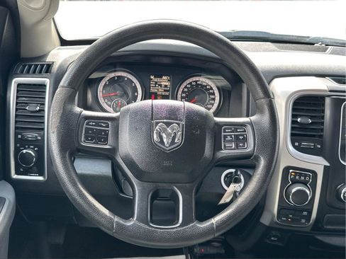 Used 2017 RAM 1500 Classic SLT AWD/4WD image 12