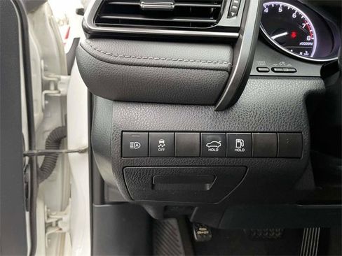 Used 2019 Toyota Camry SE image 21