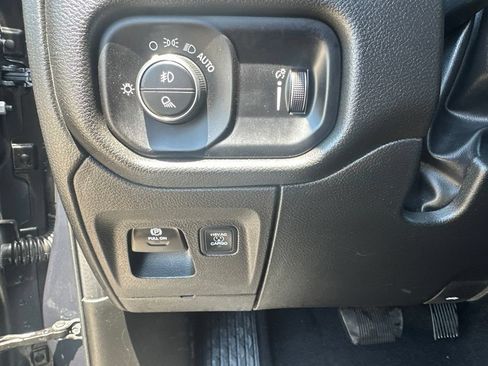 Used 2025 RAM 1500 Warlock AWD/4WD image 15