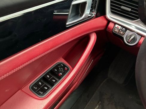 Used 2018 Porsche Panamera 4S image 30