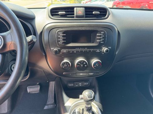 Used 2016 Kia Soul FWD image 13