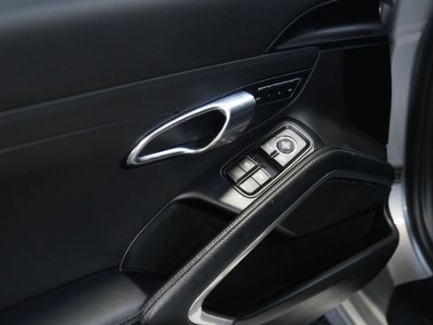 Used 2017 Porsche 911 Carrera S image 24