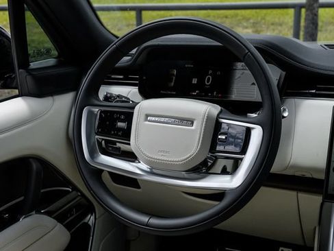 New 2026 Land Rover Range Rover Long Wheelbase SE AWD/4WD image 23