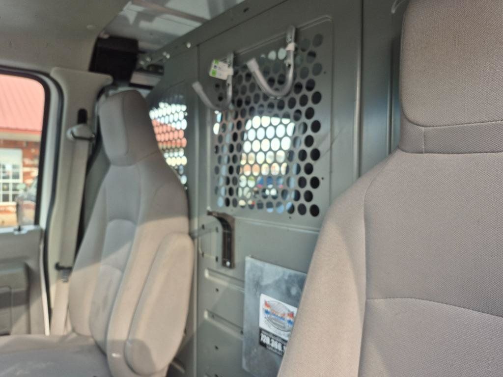 Used 2014 Ford E-250 and Econoline 250 w/ Power Group RWD image 17