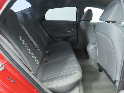 Used 2023 Hyundai Elantra SEL w/ Convenience Package image 23