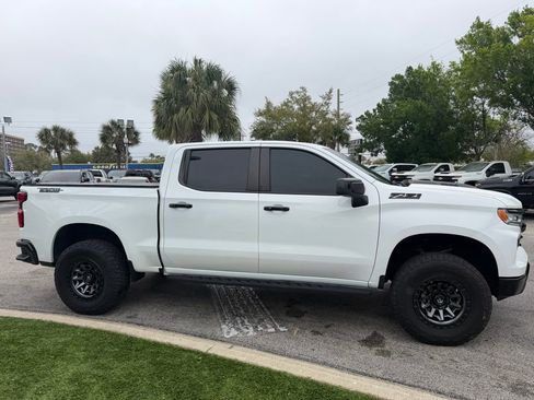 Used 2024 Chevrolet Silverado 1500 LT Trail Boss w/ Convenience Package II image 3