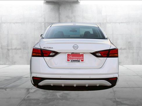 New 2025 Nissan Altima 2.5 SV image 30