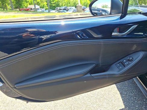 Used 2025 MAZDA MX-5 Miata Club w/ Weather Package RWD image 15
