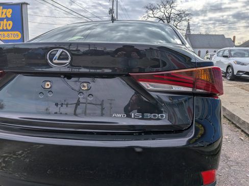 Used 2017 Lexus IS 300 AWD w/ Premium Package image 11