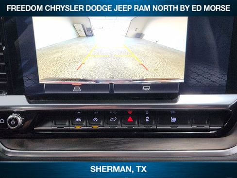 Used 2024 GMC Sierra 1500 SLT image 13