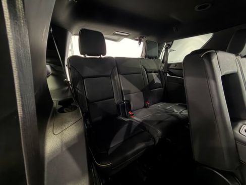 Used 2024 GMC Yukon SLT RWD image 14
